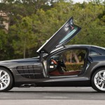 Image de William Gallas et sa Mercedes SLR