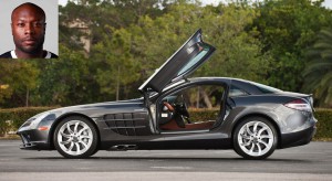 Image de William Gallas et sa Mercedes SLR